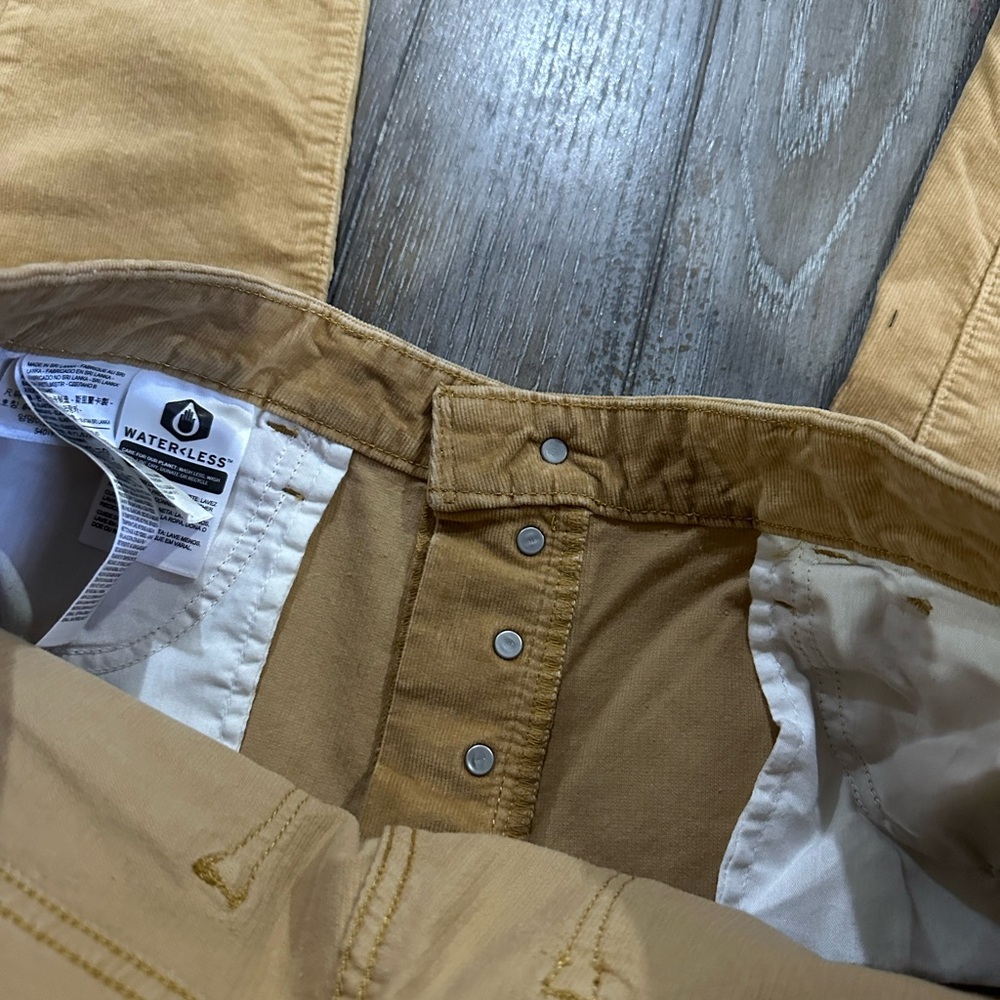 Levi’s Button-Fly  Corduroy Pants - Picture 7 of 12